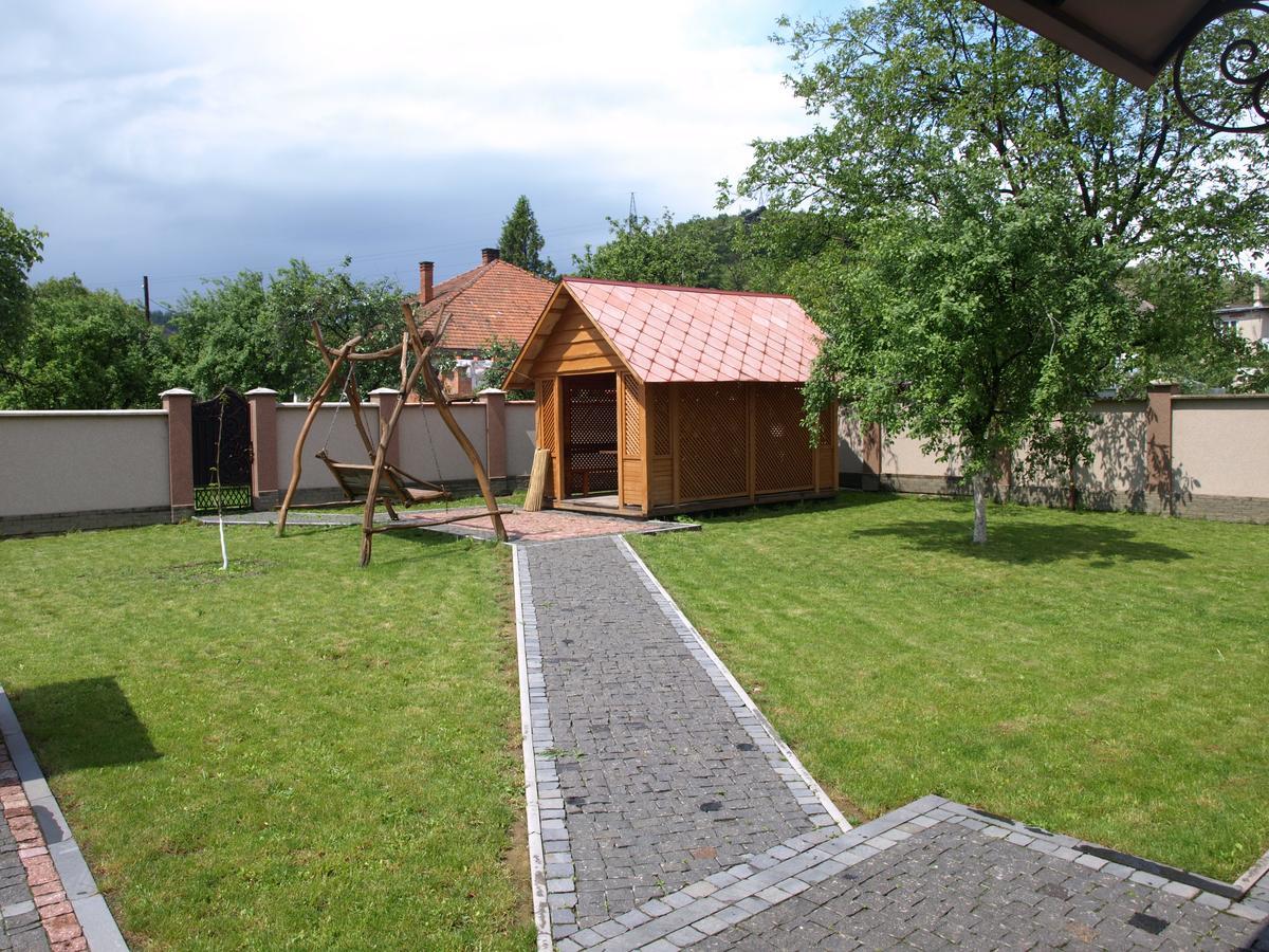 Mini-Hotel "Nord" Chynadiyovo Luaran gambar